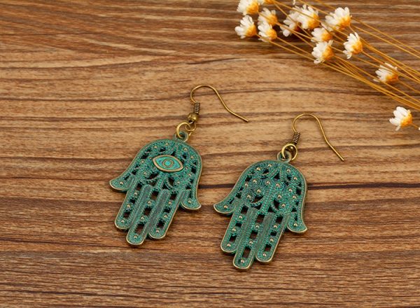 Retro Fatma Ananın Eli Küpe